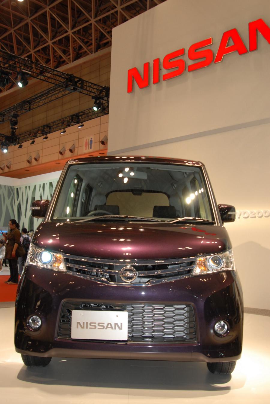  Nissan Roox 2010 года  (фото 18 из 23)
